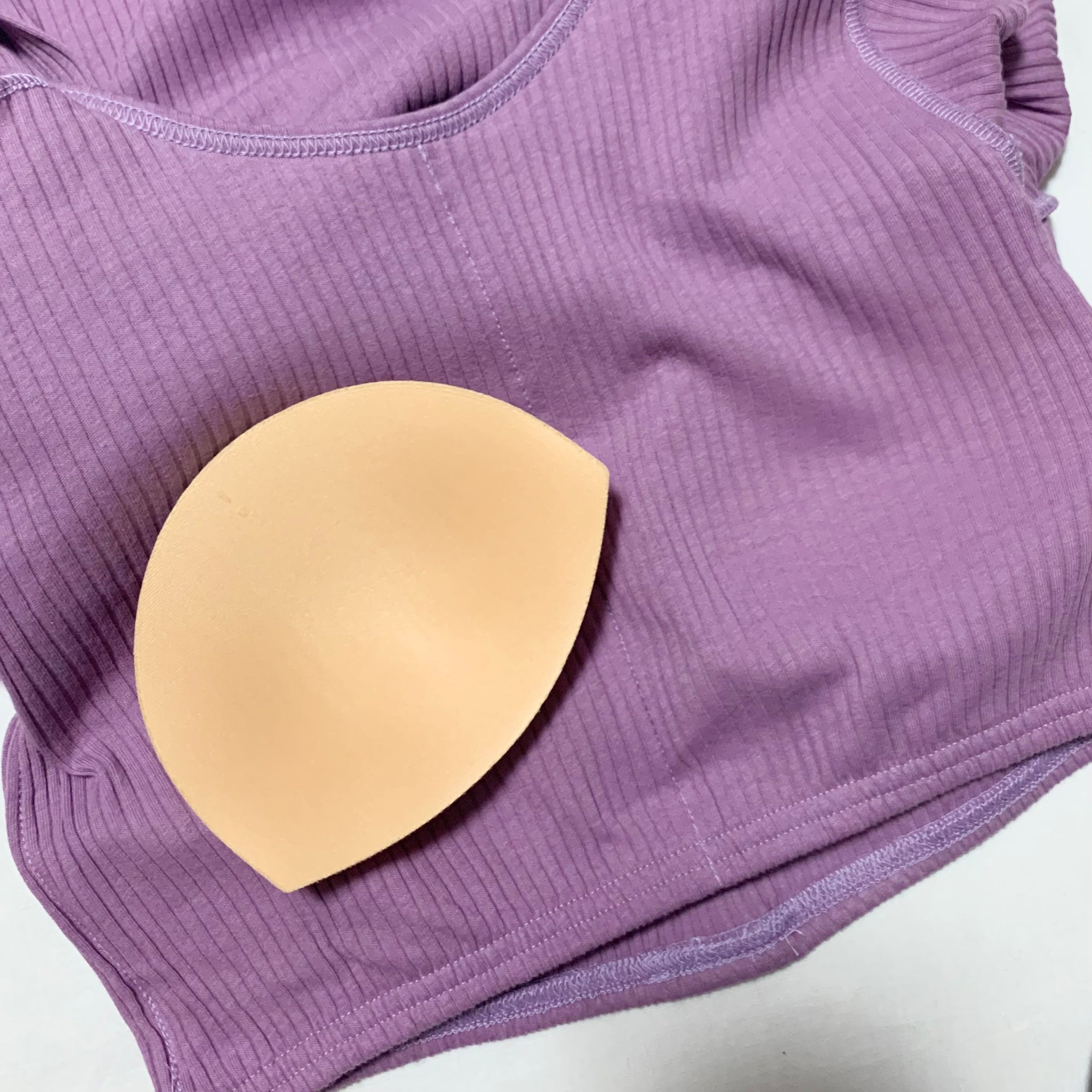 オーガニックコットン カップあり UネックTシャツ(lavender) | Lochie |